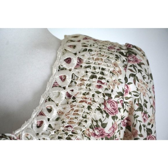 Vintage Paquette Too! Floral Dress with Rosette and Lace Collar Garden Cottage T - Picture 13 of 14